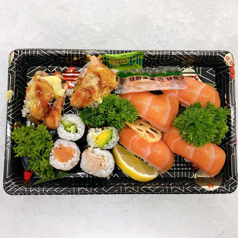 SUSHI BENTO SALMON (PER TRAY)